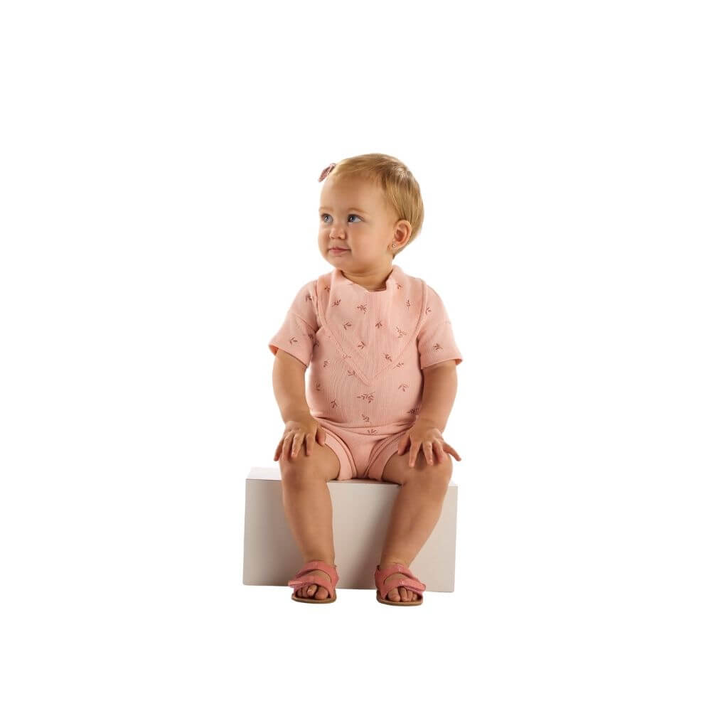 Conjunto blusa, short e babador em ribana sustentável Up Baby