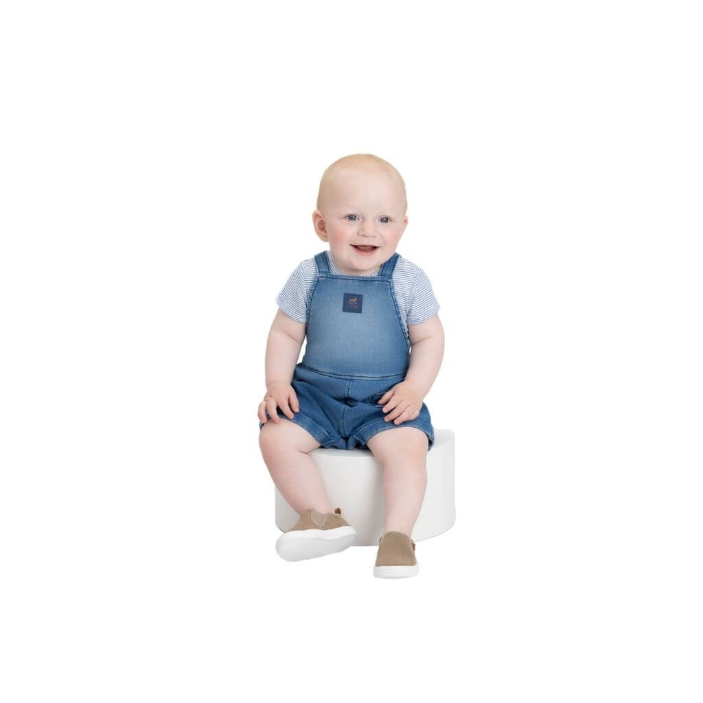 Conjunto jardineira em moletom jeans com elastano e body em ribana Up Baby
